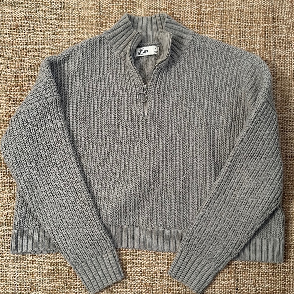 Hollister Gray Cropped Zip Up Sweater Size Small